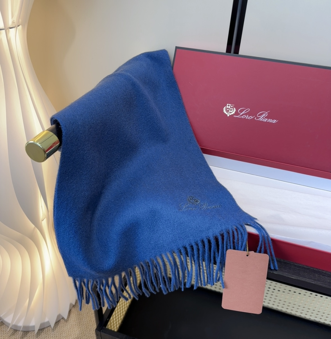 🆕Loro Piana · 【贸易公司尾单，极品山羊绒围巾披肩】送人自留都太高大上了😍重磅上新，爆款爆款