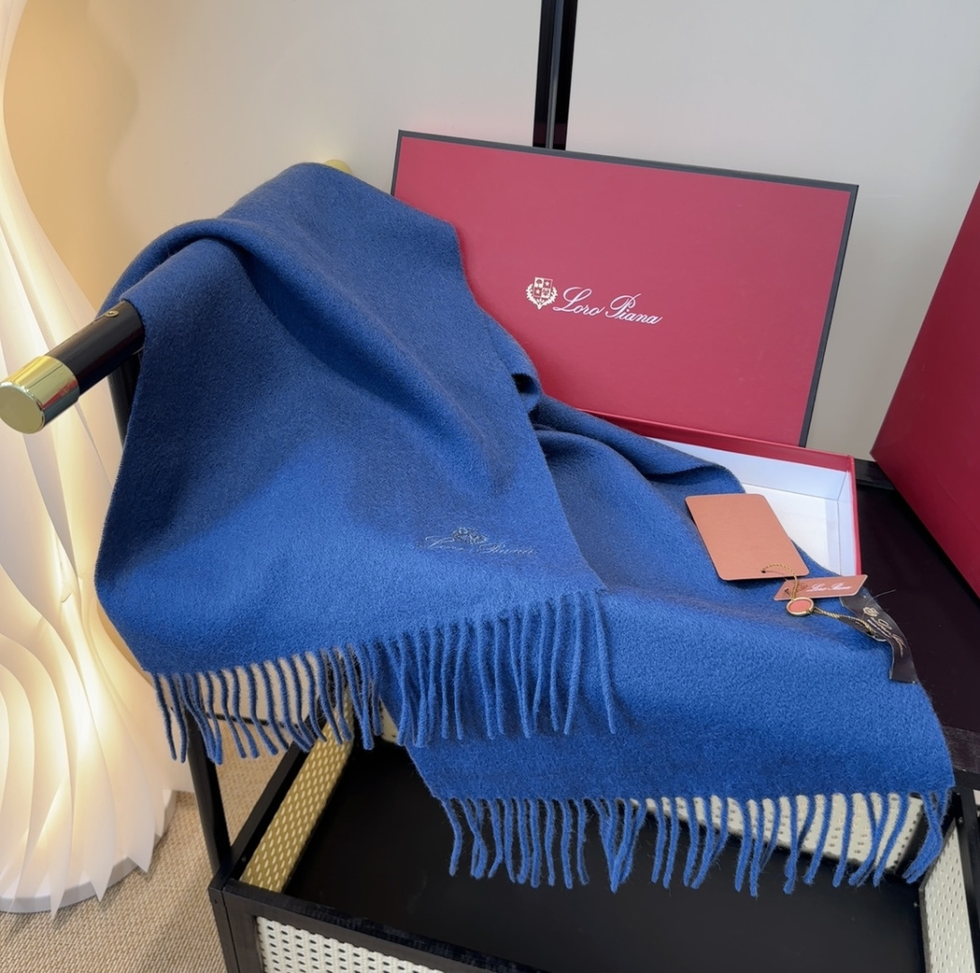 🆕Loro Piana · 【贸易公司尾单，极品山羊绒围巾披肩】送人自留都太高大上了😍重磅上新，爆款爆款