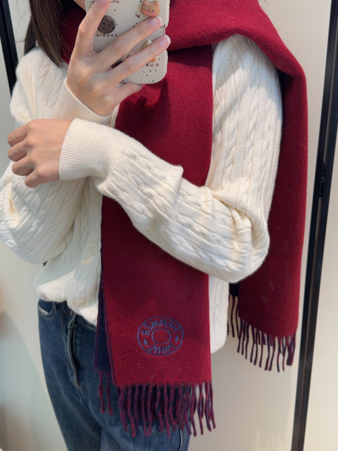 NO:704491,Year Hermes ·  Hermès, a rare gentle color matching, low-key yet elegant] Highly recommend the bilateral color matching, a scarf with two styles, high-end, comfortable and fashionable temperament, full of big-name style, Super Amway Big H, this soft scarf that touches the heart, extremely simple color with low-key H embroidered logo, the finishing touch without losing the beauty, the pursuit of successful people, the color is absolute, a bit unique fairy spirit, the absolute choice for couples, the color is elegant, not enchanting Specifications 35x  190cm high version scarf, high version scarf, hermes, hermes19860909年Hermes · 爱马仕,难得一见的温柔配色,低调又不失优雅】重点推荐双边配色,一条围巾两种风格搭配,高级舒适时髦气质,大牌范十足,超级安利大H这款触动内心的柔美围巾,极其简单的颜色搭配低调的H刺绣logo,点睛之笔确又不失美感,成功人士的追求,色彩绝对,有点独有的仙气,绝对的情侣款不二之选,颜色淡雅,不妖娆规格35x 190cm高版本围巾,高版本围巾,hermes,hermes,scarf