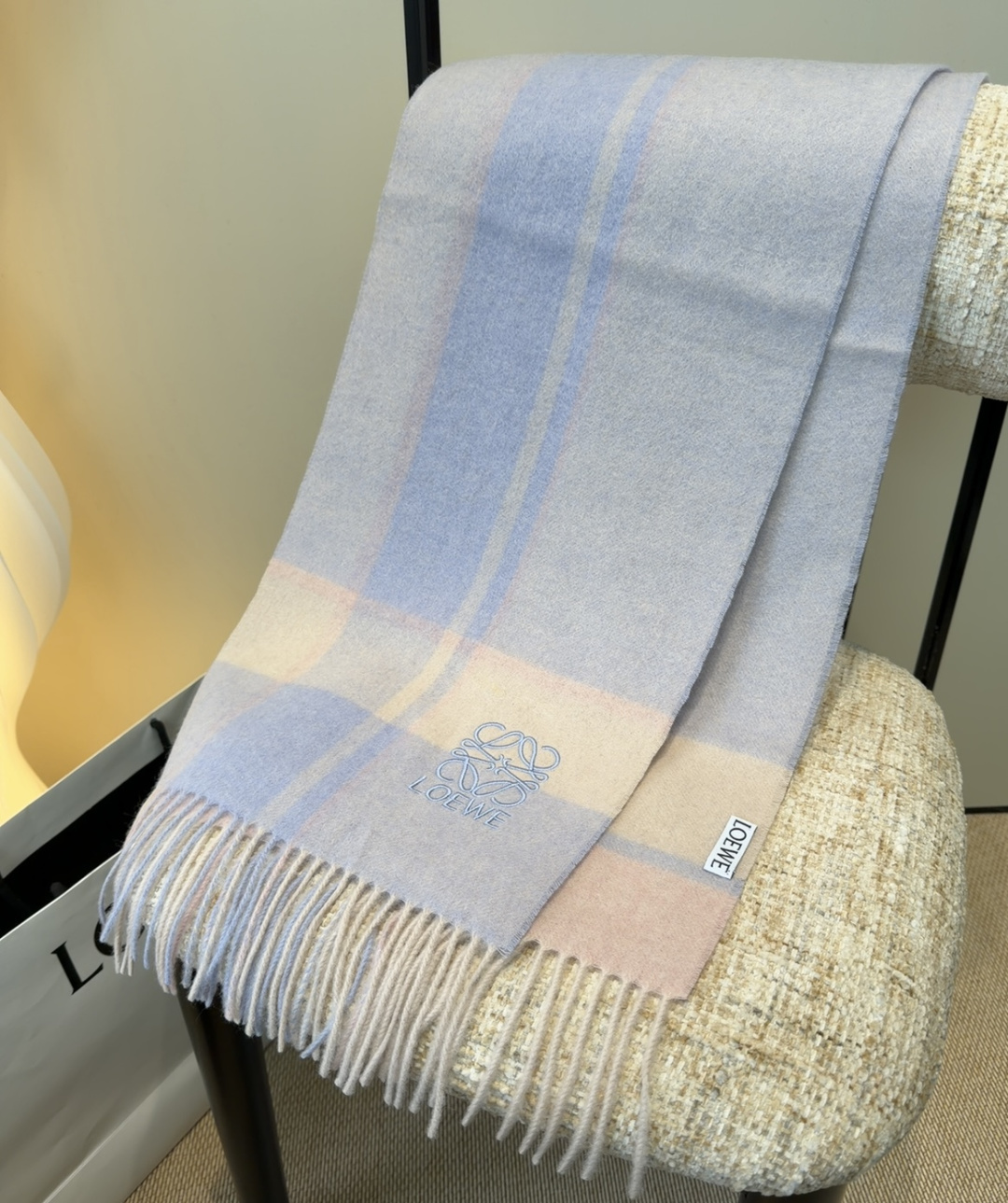 Loewe scarf ?? ， ， ， ， loewe ， logo， ， ， ， ， ， ， ：30x 180cm — photo 9