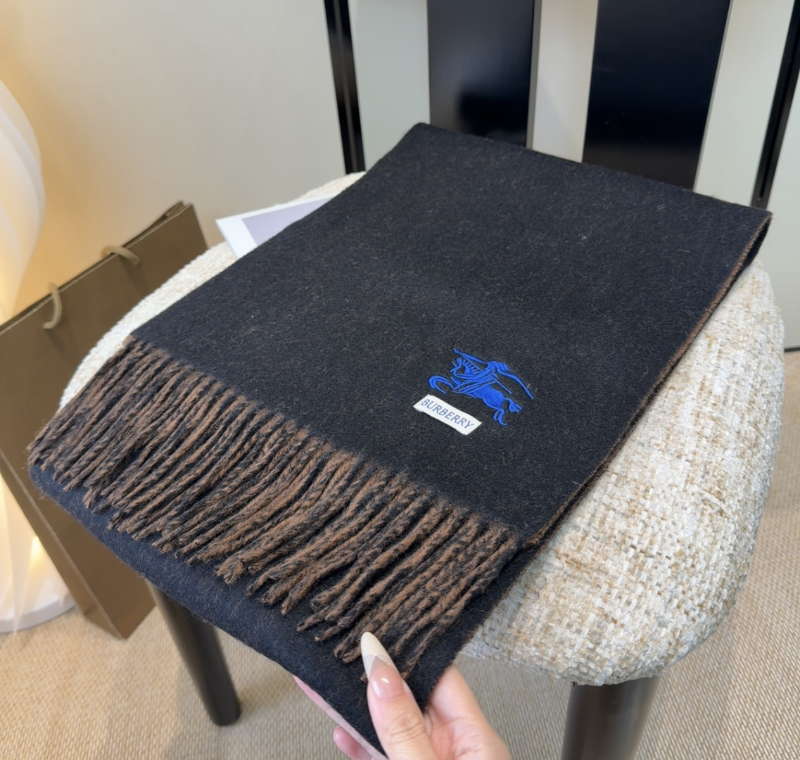 【▪️家属福利来了！！巴宝莉高端重磅男士围巾！】怒赞推荐，激动~！！下手绝对要快，同步专柜，最高端的男士