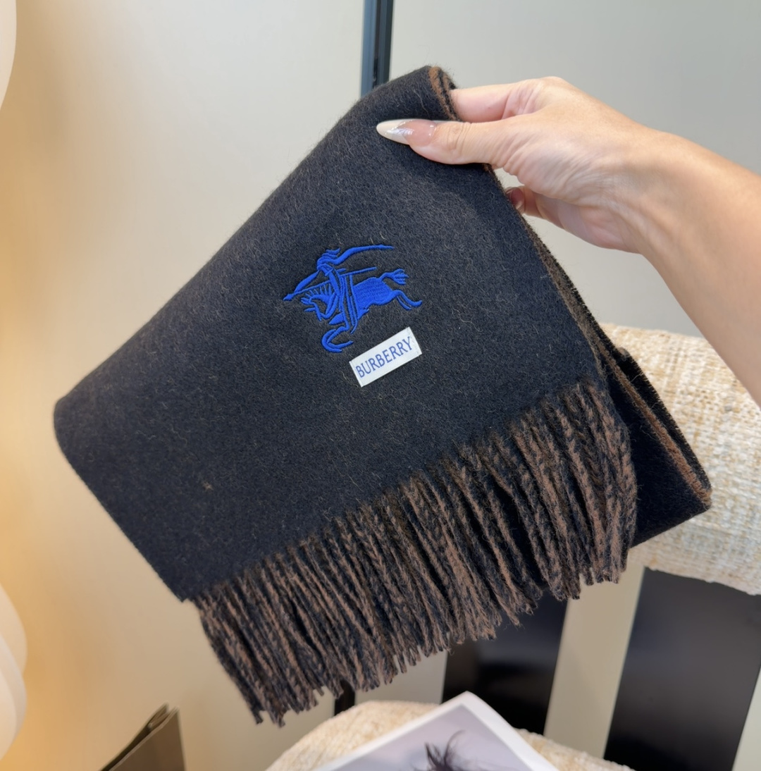 【▪️家属福利来了！！巴宝莉高端重磅男士围巾！】怒赞推荐，激动~！！下手绝对要快，同步专柜，最高端的男士