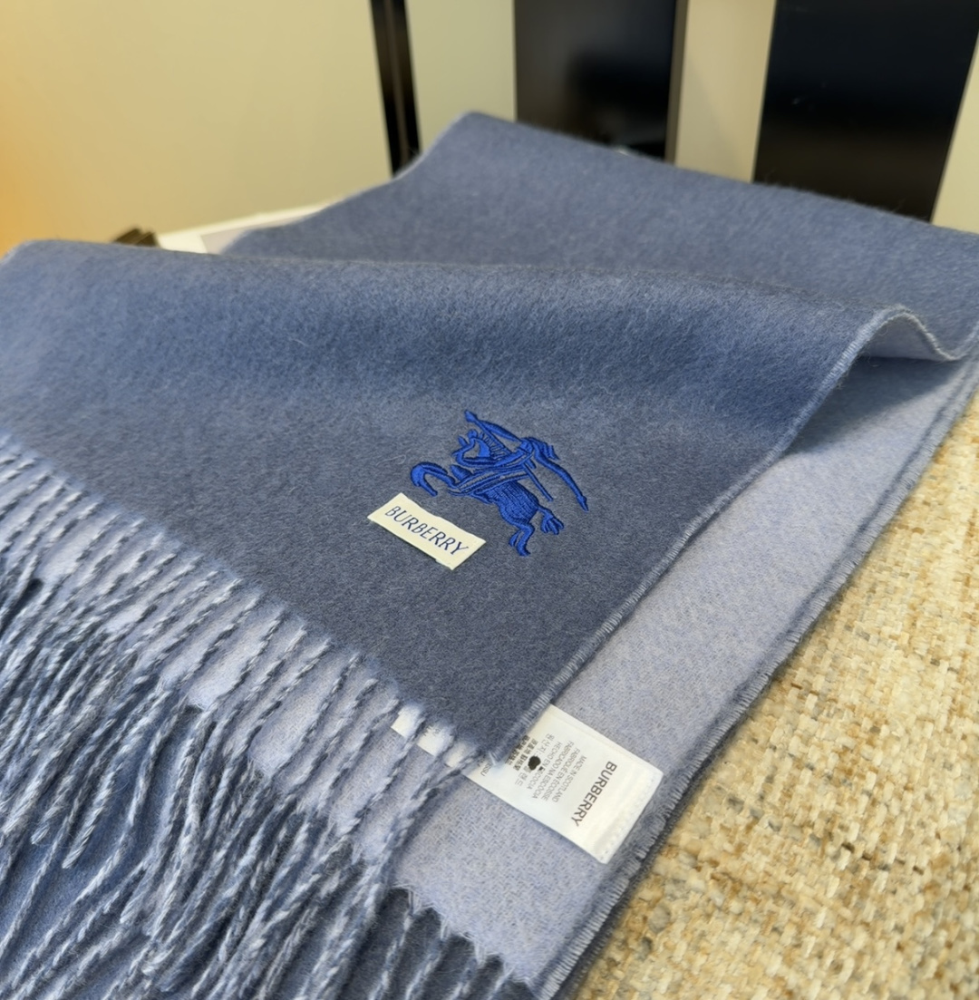 【▪️家属福利来了！！巴宝莉高端重磅男士围巾！】怒赞推荐，激动~！！下手绝对要快，同步专柜，最高端的男士