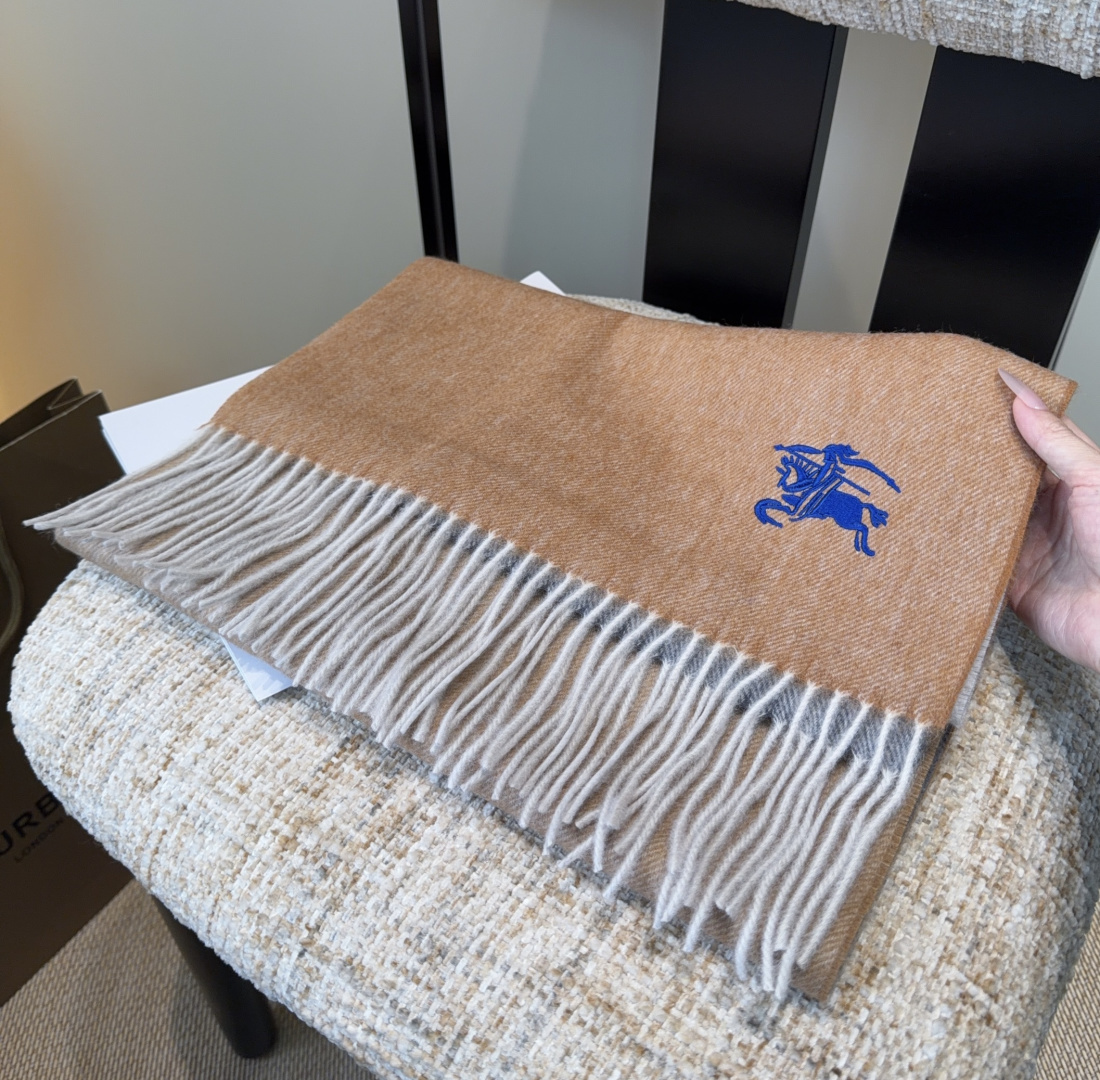 【▪️家属福利来了！！巴宝莉高端重磅男士围巾！】怒赞推荐，激动~！！下手绝对要快，同步专柜，最高端的男士