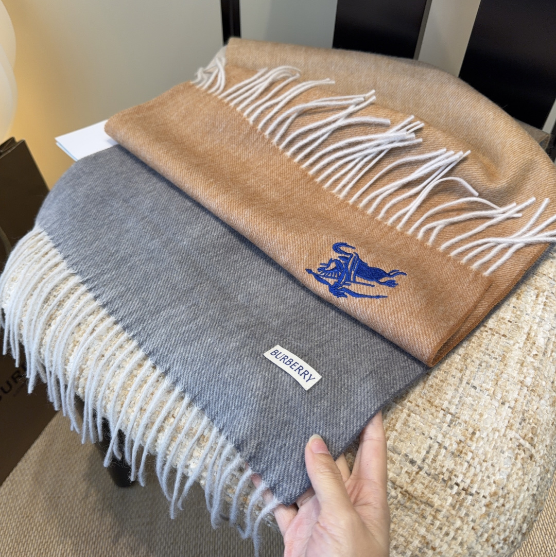 【▪️家属福利来了！！巴宝莉高端重磅男士围巾！】怒赞推荐，激动~！！下手绝对要快，同步专柜，最高端的男士