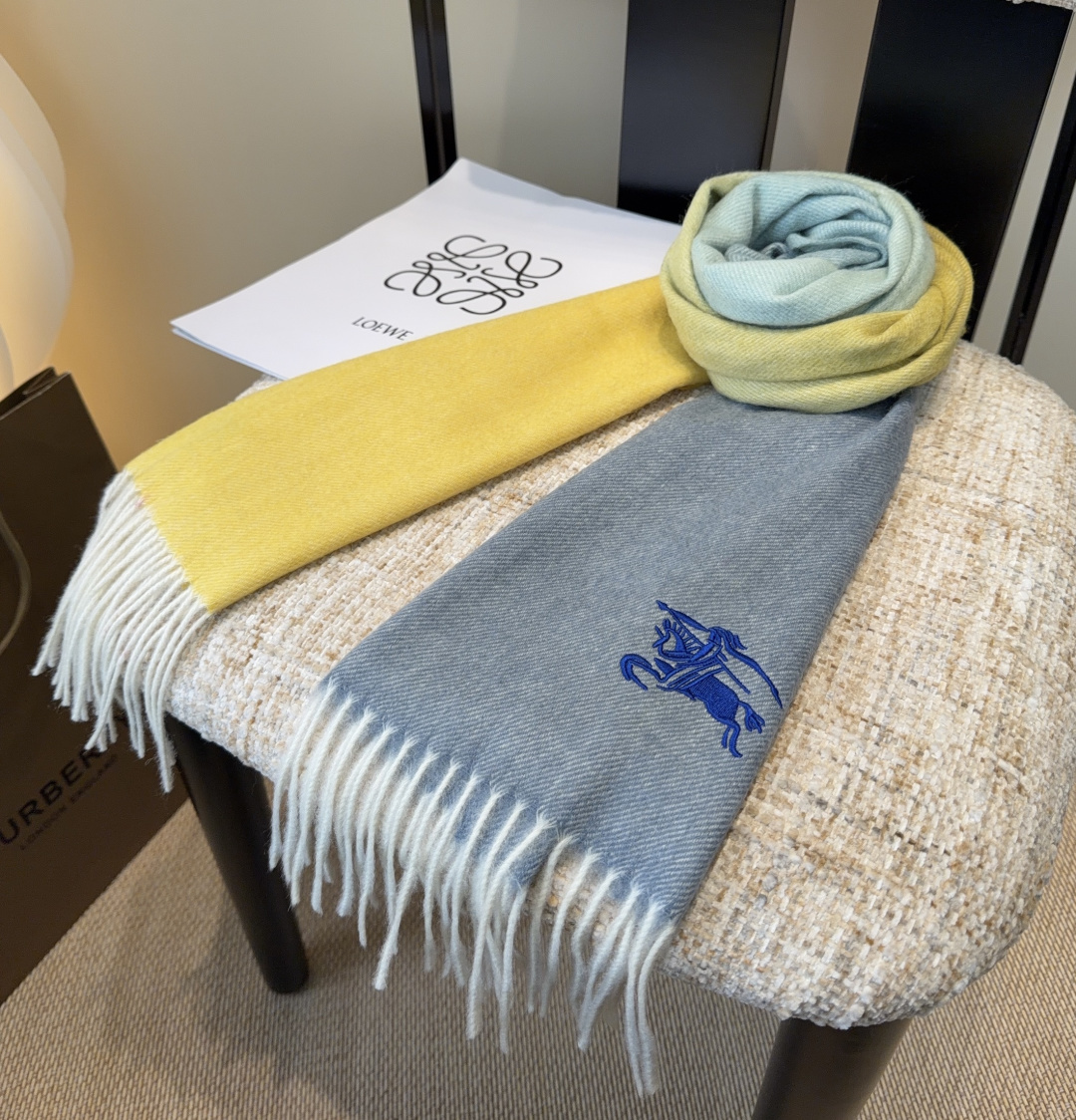 【▪️家属福利来了！！巴宝莉高端重磅男士围巾！】怒赞推荐，激动~！！下手绝对要快，同步专柜，最高端的男士