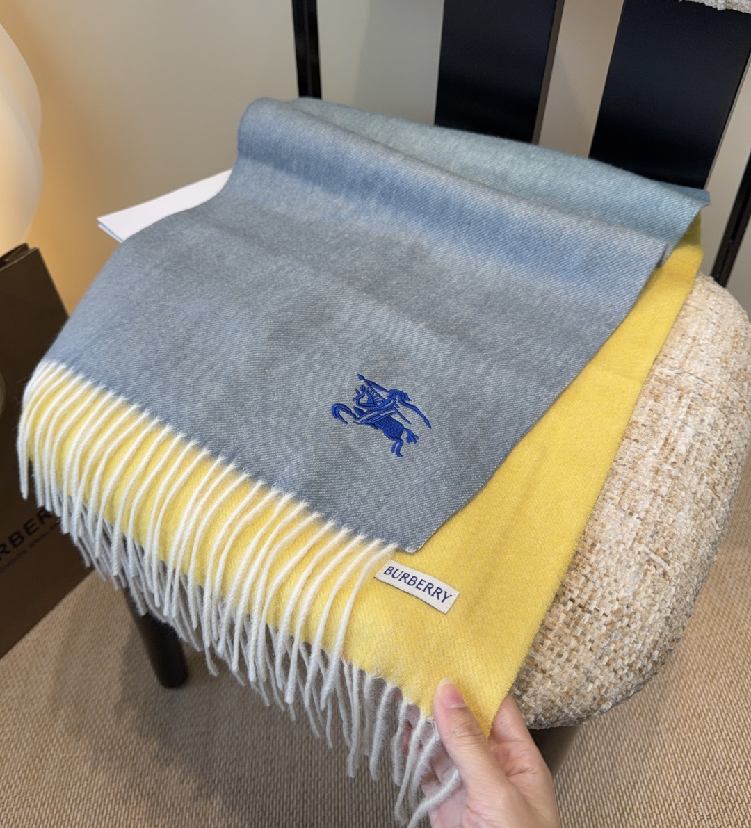 【▪️家属福利来了！！巴宝莉高端重磅男士围巾！】怒赞推荐，激动~！！下手绝对要快，同步专柜，最高端的男士