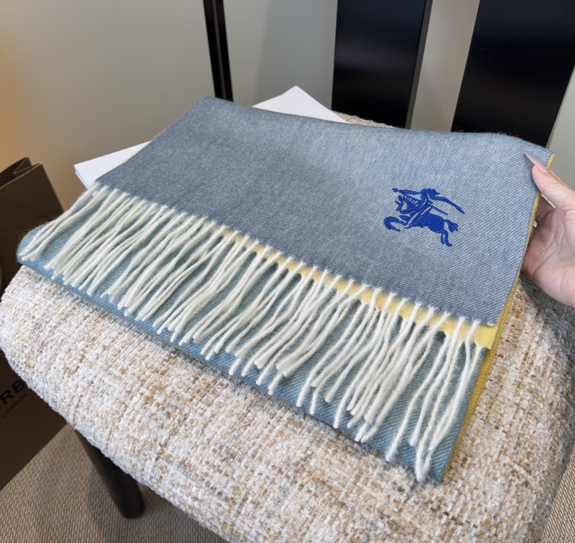 【▪️家属福利来了！！巴宝莉高端重磅男士围巾！】怒赞推荐，激动~！！下手绝对要快，同步专柜，最高端的男士