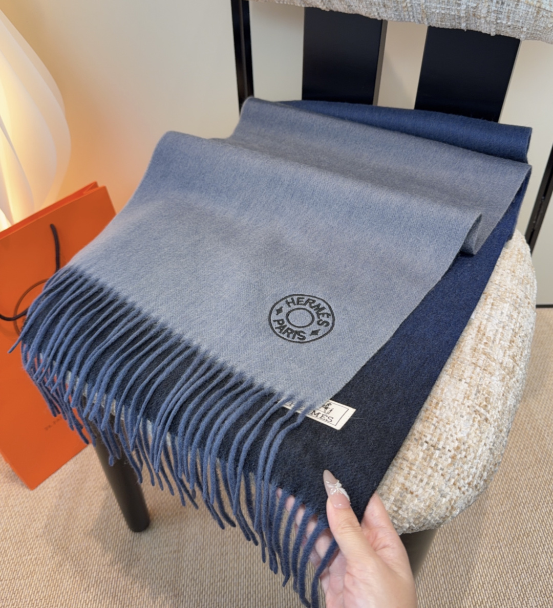 【▪️家属福利来了！！爱马仕高端重磅男士围巾！】怒赞推荐，激动~！！下手绝对要快，同步专柜，最高端的男士
