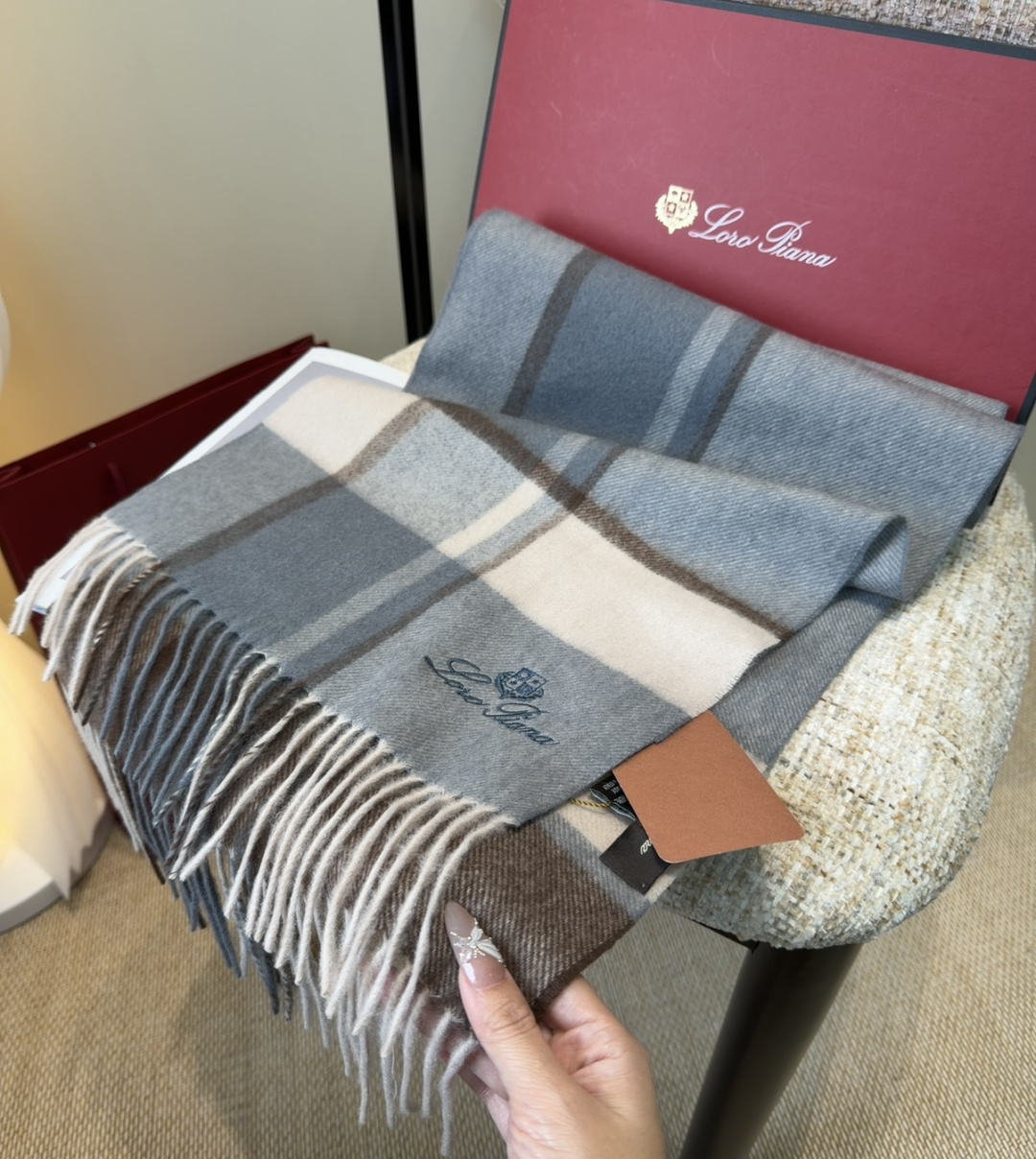 🆕Loro Piana · 【贸易公司尾单，极品山羊绒围巾披肩】送人自留都太高大上了😍重磅上新，爆款爆款