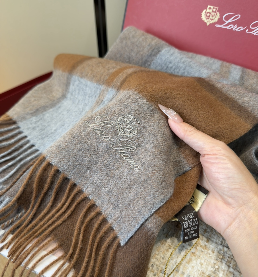 🆕Loro Piana · 【贸易公司尾单，极品山羊绒围巾披肩】送人自留都太高大上了😍重磅上新，爆款爆款