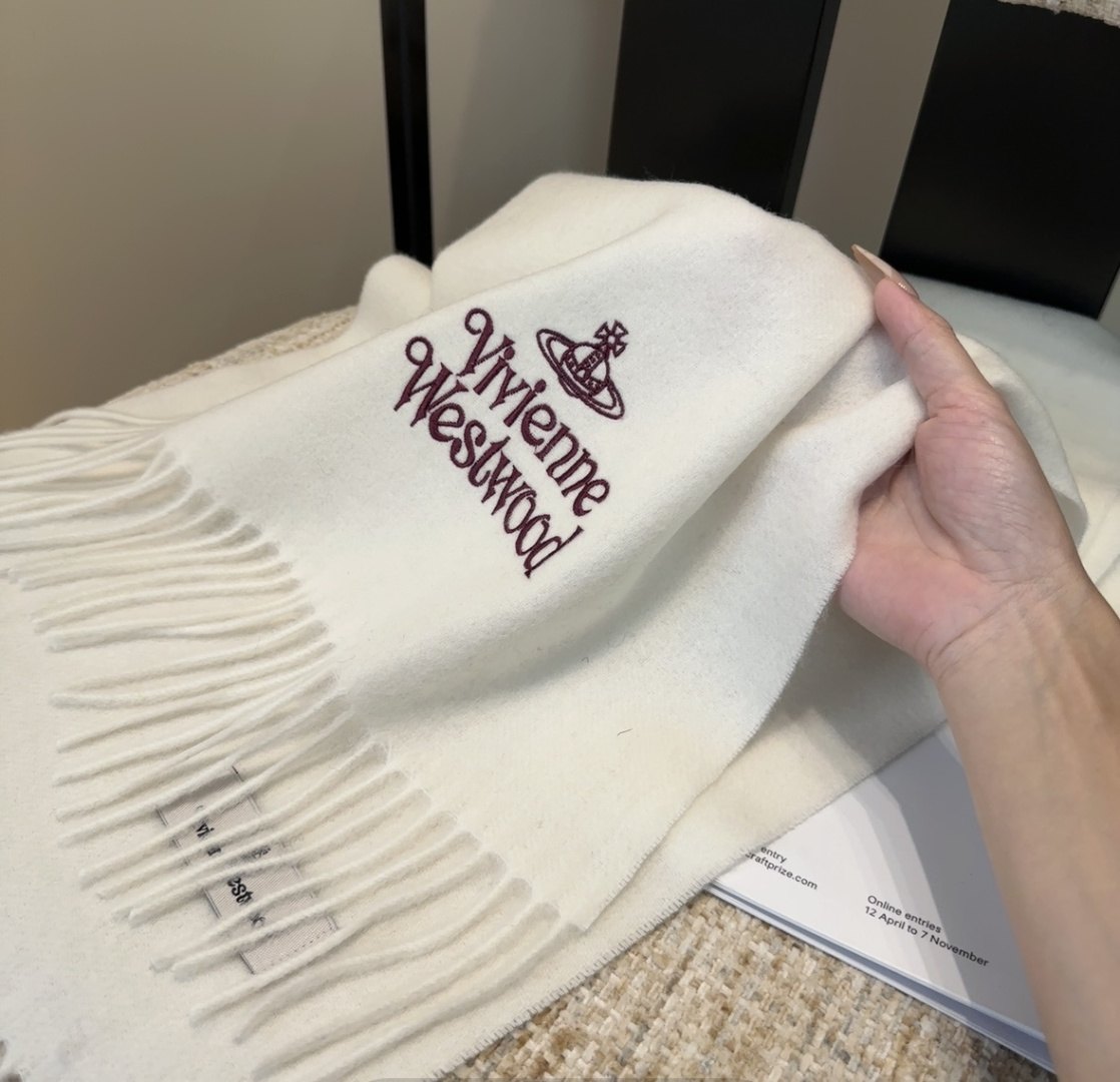 𝐕𝐢𝐯𝐢𝐞𝐧𝐧𝐞 𝐖𝐞𝐬𝐭𝐰𝐨𝐨𝐝🪐✨【薇薇安 · 西太后】极品山羊绒小围巾，送人自留都太高大上了😍重磅