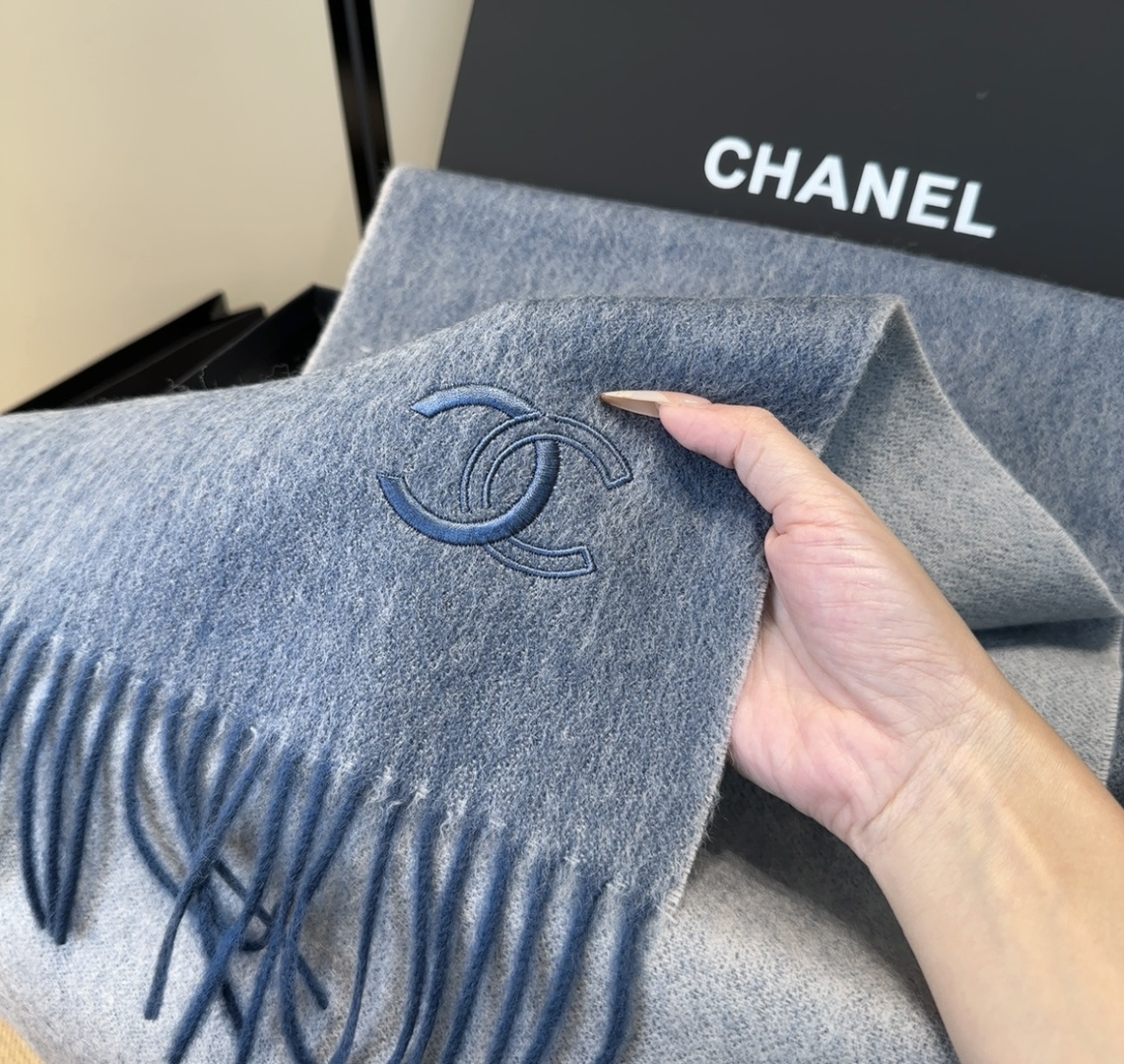 【▪Chanel · 香奈儿难得一见的温柔配色，超级迷恋❗️气质低调恬静又不失优雅❗️】重点推荐❗️高级