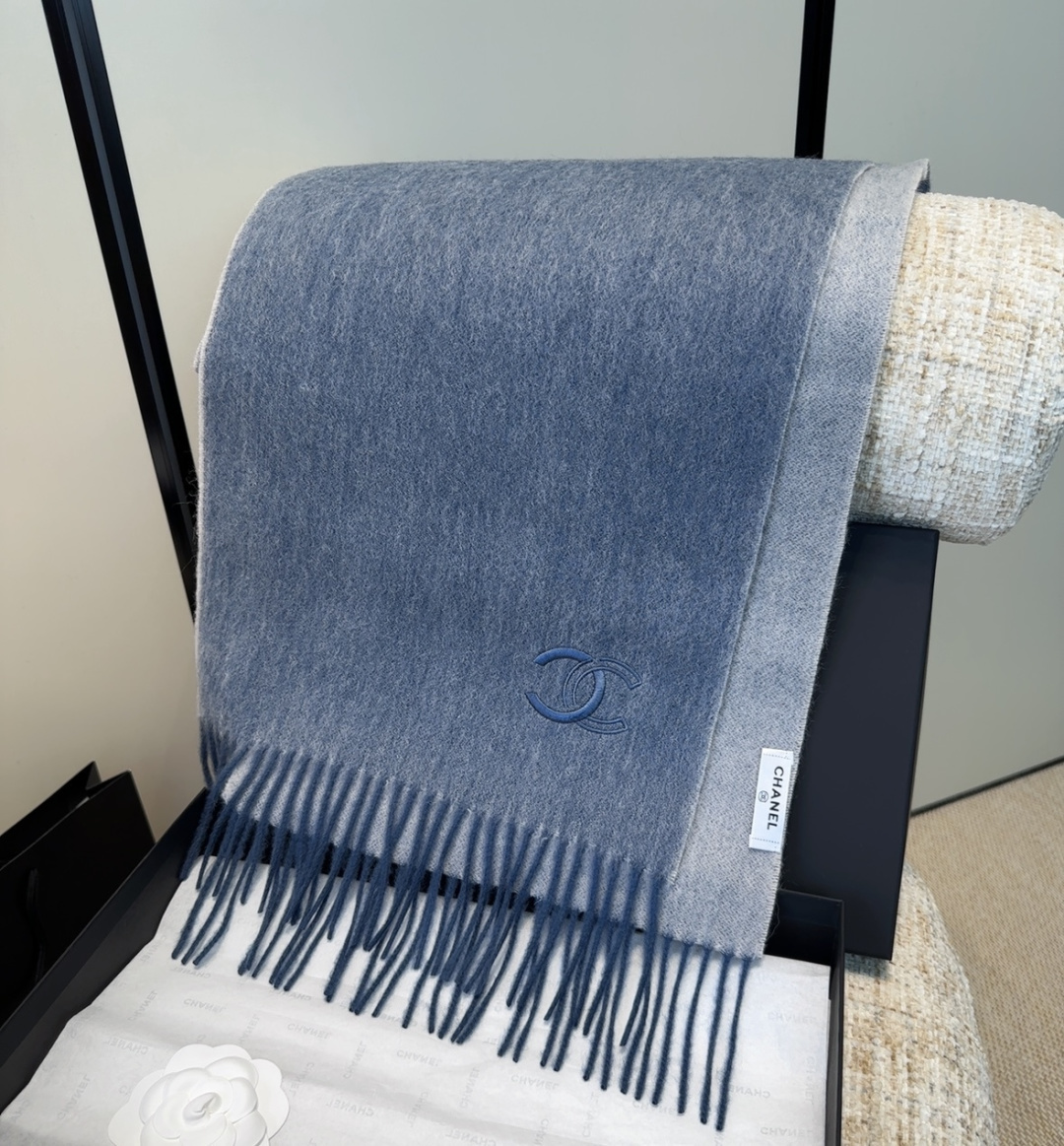 【▪Chanel · 香奈儿难得一见的温柔配色，超级迷恋❗️气质低调恬静又不失优雅❗️】重点推荐❗️高级