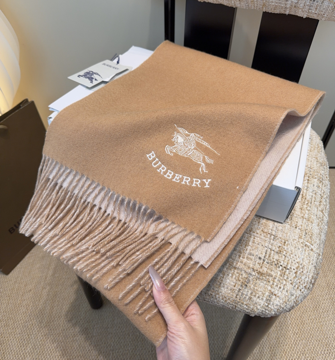 【▪️家属福利来了！！巴宝莉高端重磅男士围巾！】怒赞推荐，激动~！！下手绝对要快，同步专柜，最高端的男士