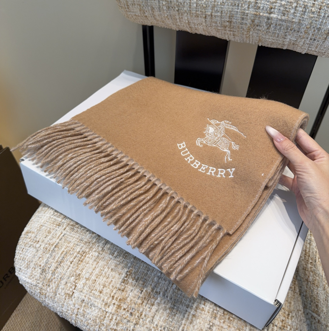 【▪️家属福利来了！！巴宝莉高端重磅男士围巾！】怒赞推荐，激动~！！下手绝对要快，同步专柜，最高端的男士