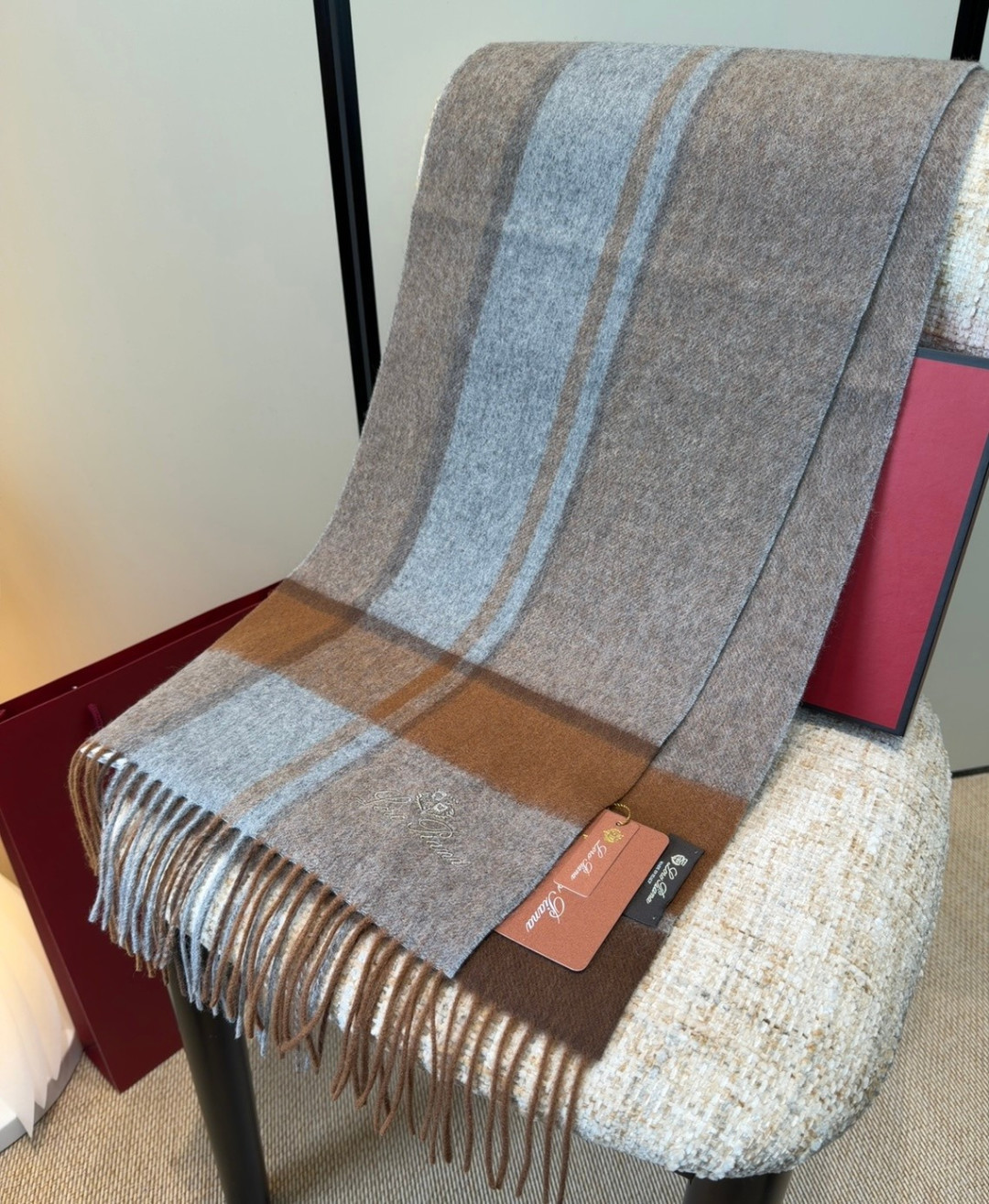 🆕Loro Piana · 【贸易公司尾单，极品山羊绒围巾披肩】送人自留都太高大上了😍重磅上新，爆款爆款