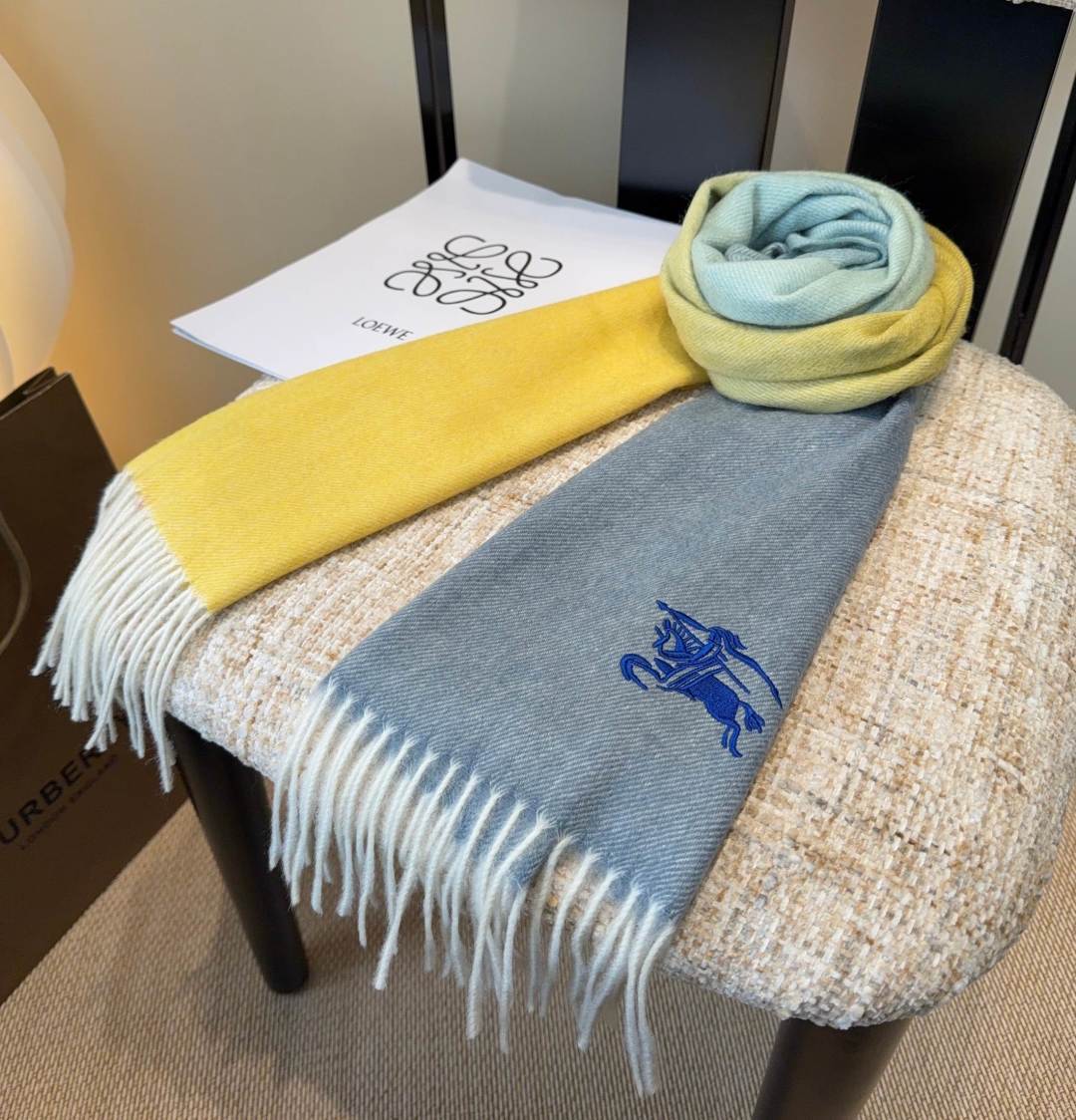 【▪️家属福利来了！！巴宝莉高端重磅男士围巾！】怒赞推荐，激动~！！下手绝对要快，同步专柜，最高端的男士