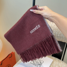 2025年Hermes · 爱马仕,难得一见的温柔配色,低调又不失优雅❗️】重点推荐❗️双边配色,一条围 2025年Hermes · 爱马仕,难得一见的温柔配色,低调又不失优雅❗️】重点推荐❗️双边配色,一条围