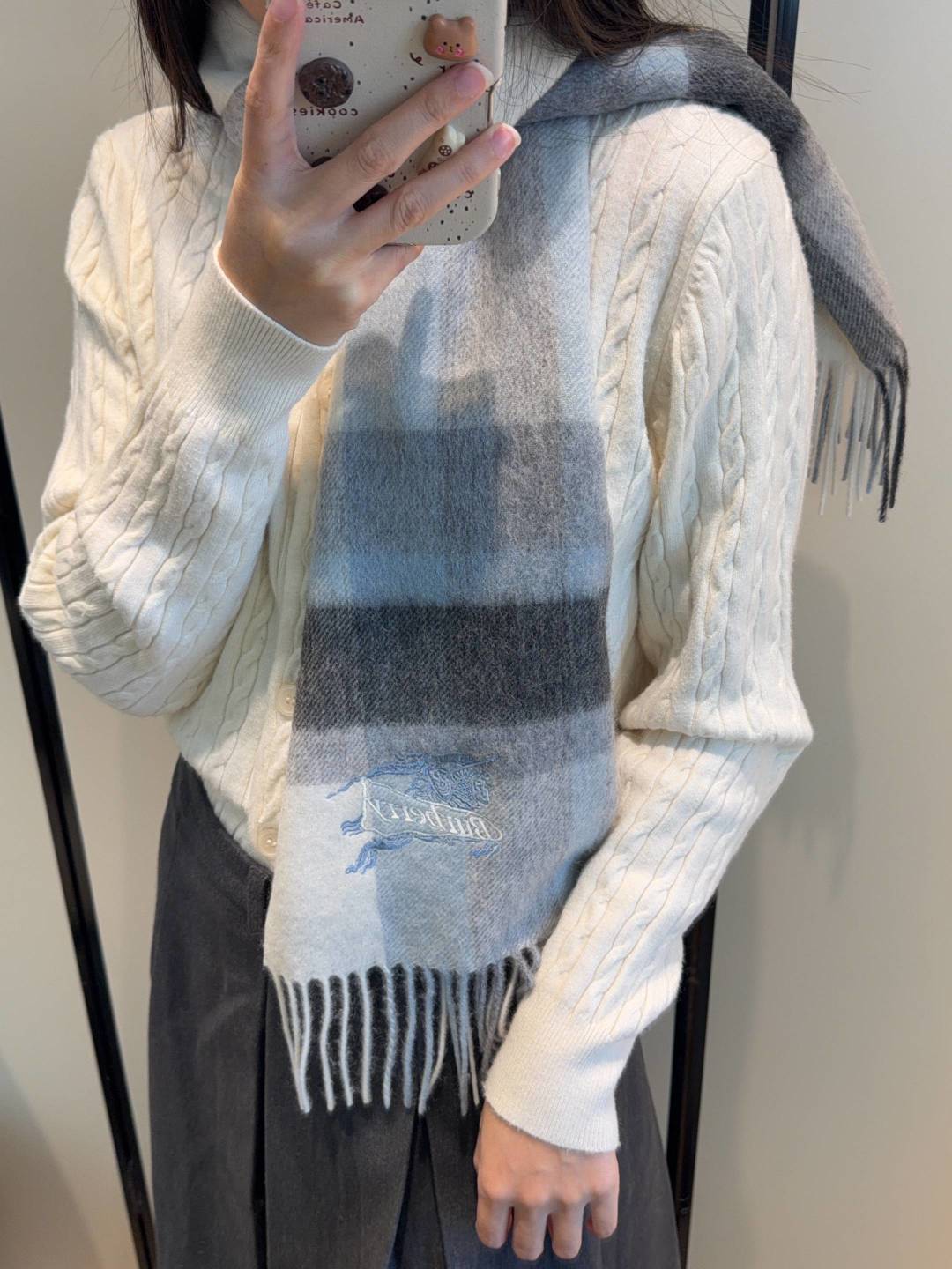 Burberry · 巴宝莉围巾❗️好看的要疯掉了，太有型太有魅力了❗️❗️非常斯文时尚的秋冬单品！真的很喜欢，非常Cl