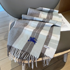 Burberry · 巴宝莉格子围巾❗️好看的要疯掉了,太有型太有魅力了❗️❗️非常斯文时尚的秋冬单品!真的很喜欢,非常 Burberry · 巴宝莉格子围巾❗️好看的要疯掉了,太有型太有魅力了❗️❗️非常斯文时尚的秋冬单品!真的很喜欢,非常