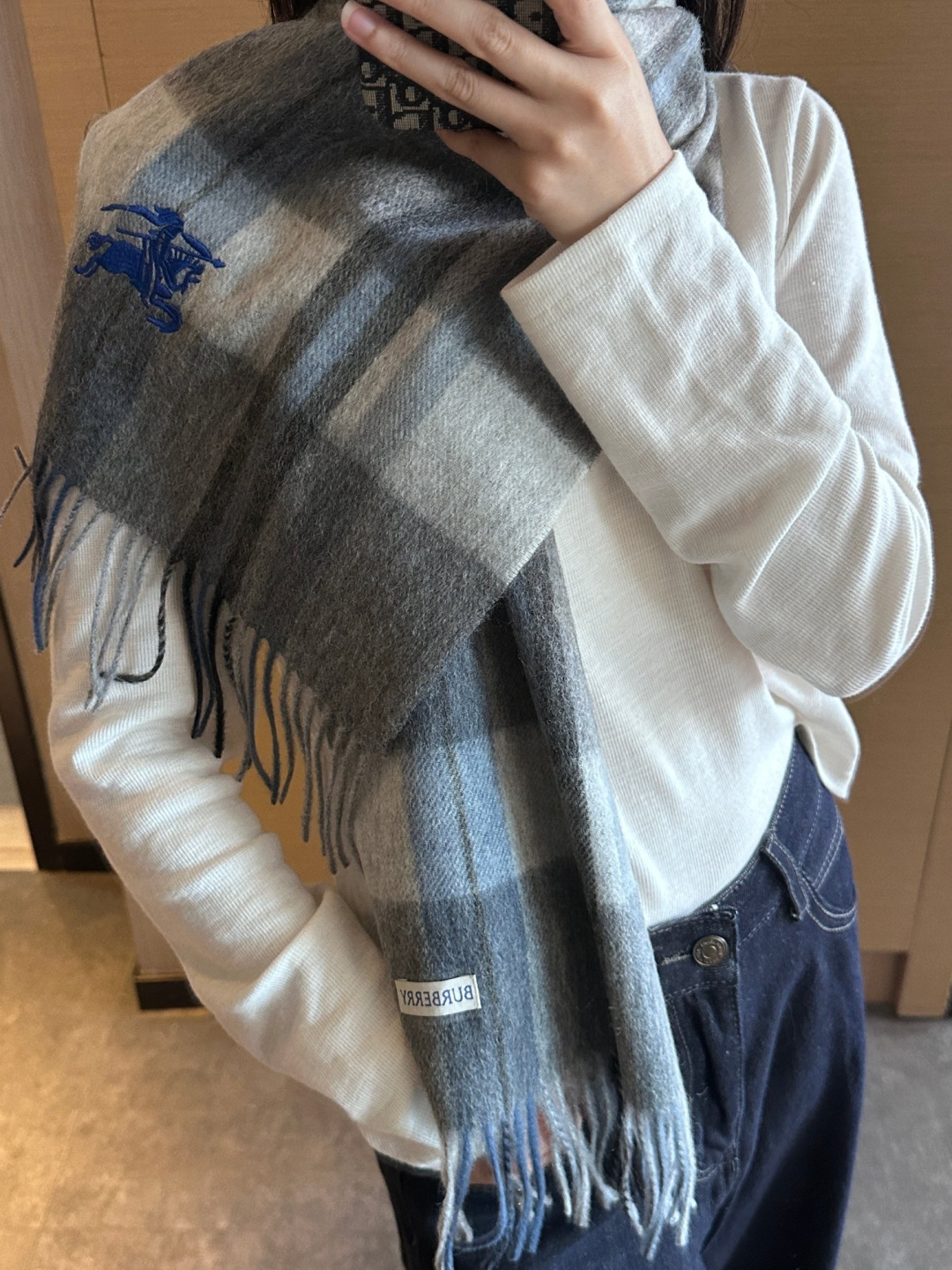 Burberry · 巴宝莉格子围巾❗️好看的要疯掉了，太有型太有魅力了❗️❗️非常斯文时尚的秋冬单品！真的很喜欢，非常