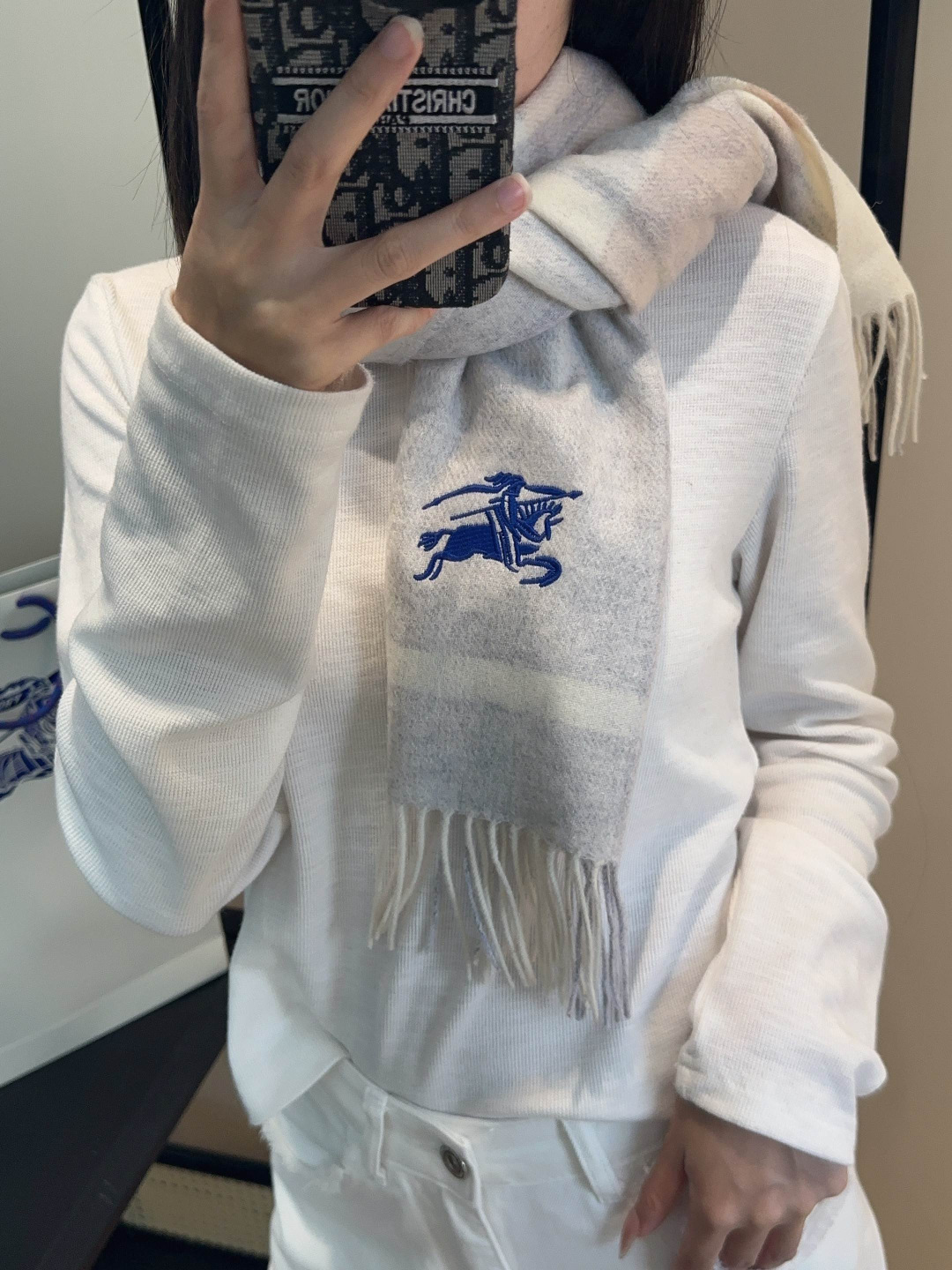 Burberry · 巴宝莉围巾❗️好看的要疯掉了，太有型太有魅力了❗️❗️非常斯文时尚的秋冬单品！真的很喜欢，非常Cl