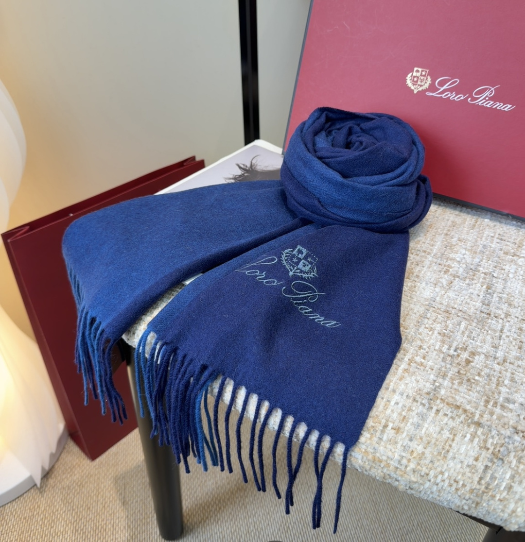 🆕Loro Piana · 【贸易公司尾单，极品山羊绒围巾披肩】送人自留都太高大上了😍重磅上新，爆款爆款，渠道极品硬货～