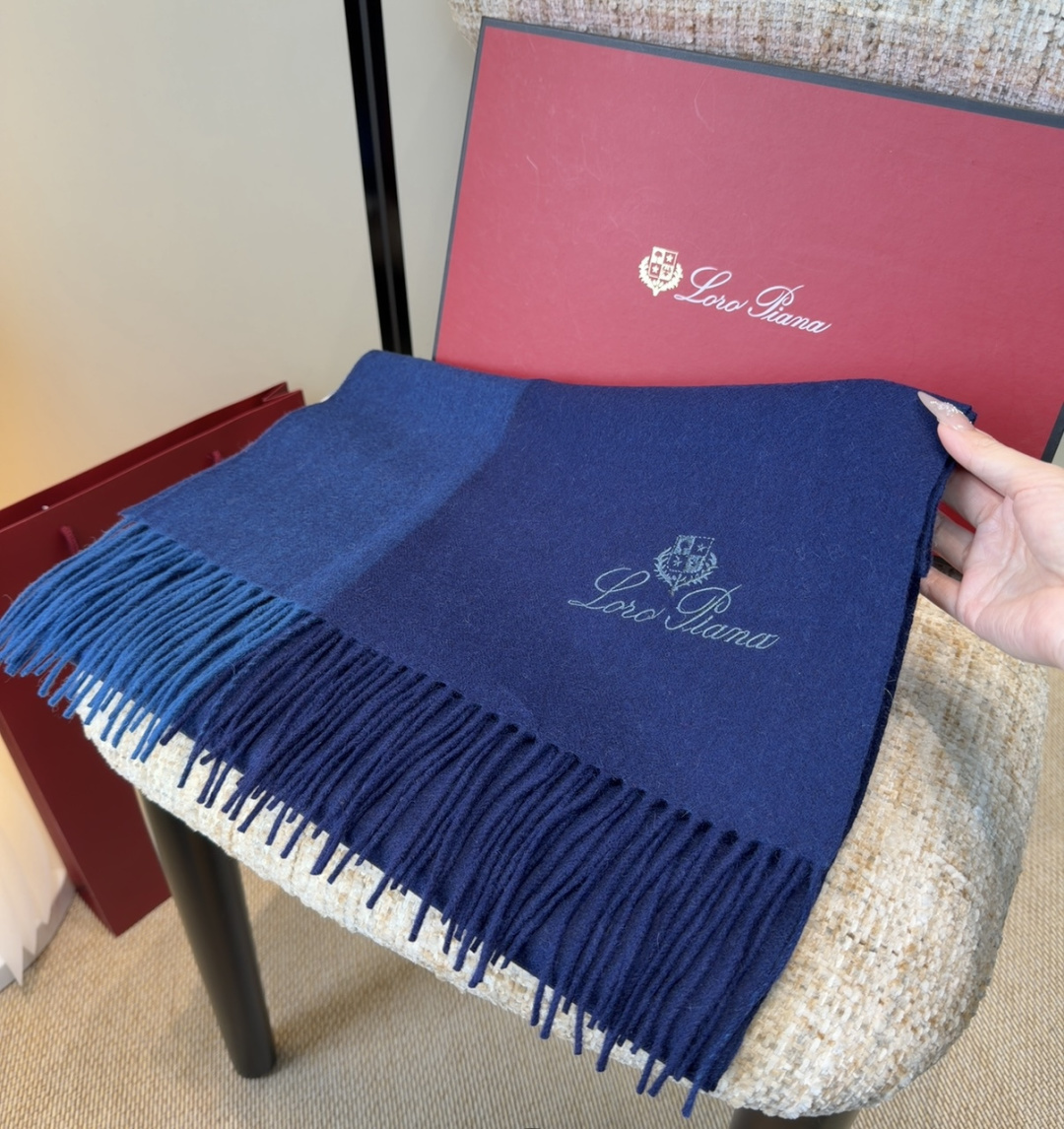 🆕Loro Piana · 【贸易公司尾单，极品山羊绒围巾披肩】送人自留都太高大上了😍重磅上新，爆款爆款，渠道极品硬货～