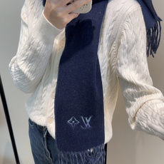Lv围巾❗️好看的要疯掉了,太有型太有魅力了❗️❗️非常斯文时尚的秋冬单品!真的很喜欢,非常Classical的男款设计 Lv围巾❗️好看的要疯掉了,太有型太有魅力了❗️❗️非常斯文时尚的秋冬单品!真的很喜欢,非常Classical的男款设计