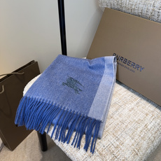 Burberry · 巴宝莉围巾❗️好看的要疯掉了,太有型太有魅力了❗️❗️非常斯文时尚的秋冬单品!真的很喜欢,非常Cl Burberry · 巴宝莉围巾❗️好看的要疯掉了,太有型太有魅力了❗️❗️非常斯文时尚的秋冬单品!真的很喜欢,非常Cl