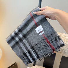 Burberry双面羊绒围巾!走量款,性超高!非常有格调的设计!180*30cm,羊绒混羊毛!是高雅艺术的魅力体现!围巾 Burberry双面羊绒围巾!走量款,性超高!非常有格调的设计!180*30cm,羊绒混羊毛!是高雅艺术的魅力体现!围巾