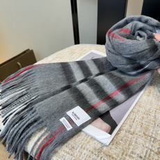 Burberry双面羊绒围巾!走量款,性超高!非常有格调的设计!180*30cm,羊绒混羊毛!是高雅艺术的魅力体现!围巾 Burberry双面羊绒围巾!走量款,性超高!非常有格调的设计!180*30cm,羊绒混羊毛!是高雅艺术的魅力体现!围巾