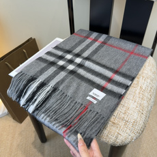 Burberry双面羊绒围巾!走量款,性超高!非常有格调的设计!180*30cm,羊绒混羊毛!是高雅艺术的魅力体现!围巾 Burberry双面羊绒围巾!走量款,性超高!非常有格调的设计!180*30cm,羊绒混羊毛!是高雅艺术的魅力体现!围巾