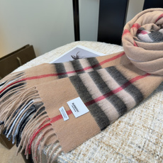 Burberry双面羊绒围巾!走量款,性超高!非常有格调的设计!180*30cm,羊绒混羊毛!是高雅艺术的魅力体现!围巾 Burberry双面羊绒围巾!走量款,性超高!非常有格调的设计!180*30cm,羊绒混羊毛!是高雅艺术的魅力体现!围巾