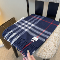 Burberry双面羊绒围巾!走量款,性超高!非常有格调的设计!180*30cm,羊绒混羊毛!是高雅艺术的魅力体现!围巾 Burberry双面羊绒围巾!走量款,性超高!非常有格调的设计!180*30cm,羊绒混羊毛!是高雅艺术的魅力体现!围巾