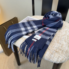 Burberry双面羊绒围巾!走量款,性超高!非常有格调的设计!180*30cm,羊绒混羊毛!是高雅艺术的魅力体现!围巾 Burberry双面羊绒围巾!走量款,性超高!非常有格调的设计!180*30cm,羊绒混羊毛!是高雅艺术的魅力体现!围巾