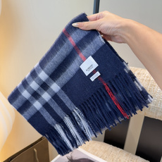 Burberry双面羊绒围巾!走量款,性超高!非常有格调的设计!180*30cm,羊绒混羊毛!是高雅艺术的魅力体现!围巾 Burberry双面羊绒围巾!走量款,性超高!非常有格调的设计!180*30cm,羊绒混羊毛!是高雅艺术的魅力体现!围巾