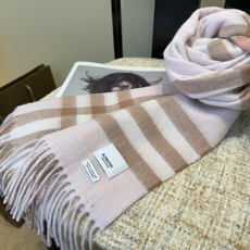 Burberry双面羊绒围巾!走量款,性超高!非常有格调的设计!180*30cm,羊绒混羊毛!是高雅艺术的魅力体现!围巾 Burberry双面羊绒围巾!走量款,性超高!非常有格调的设计!180*30cm,羊绒混羊毛!是高雅艺术的魅力体现!围巾