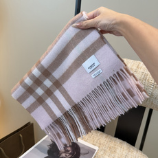Burberry双面羊绒围巾!走量款,性超高!非常有格调的设计!180*30cm,羊绒混羊毛!是高雅艺术的魅力体现!围巾 Burberry双面羊绒围巾!走量款,性超高!非常有格调的设计!180*30cm,羊绒混羊毛!是高雅艺术的魅力体现!围巾