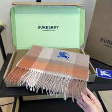 Burberry · 巴宝莉围巾❗️好看的要疯掉了,太有型太有魅力了❗️❗️非常斯文时尚的秋冬单品!真的很喜欢,非常Cl Burberry · 巴宝莉围巾❗️好看的要疯掉了,太有型太有魅力了❗️❗️非常斯文时尚的秋冬单品!真的很喜欢,非常Cl