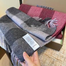 Burberry · 巴宝莉围巾❗️好看的要疯掉了,太有型太有魅力了❗️❗️非常斯文时尚的秋冬单品!真的很喜欢,非常Cl Burberry · 巴宝莉围巾❗️好看的要疯掉了,太有型太有魅力了❗️❗️非常斯文时尚的秋冬单品!真的很喜欢,非常Cl