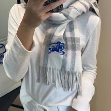 Burberry · 巴宝莉围巾❗️好看的要疯掉了,太有型太有魅力了❗️❗️非常斯文时尚的秋冬单品!真的很喜欢,非常Cl Burberry · 巴宝莉围巾❗️好看的要疯掉了,太有型太有魅力了❗️❗️非常斯文时尚的秋冬单品!真的很喜欢,非常Cl