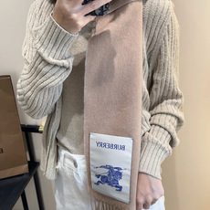 Burberry · 巴宝莉围巾❗️好看的要疯掉了,太有型太有魅力了❗️❗️非常斯文时尚的秋冬单品!真的很喜欢,非常Cl Burberry · 巴宝莉围巾❗️好看的要疯掉了,太有型太有魅力了❗️❗️非常斯文时尚的秋冬单品!真的很喜欢,非常Cl