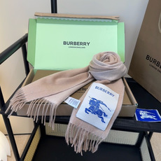 Burberry · 巴宝莉围巾❗️好看的要疯掉了,太有型太有魅力了❗️❗️非常斯文时尚的秋冬单品!真的很喜欢,非常Cl Burberry · 巴宝莉围巾❗️好看的要疯掉了,太有型太有魅力了❗️❗️非常斯文时尚的秋冬单品!真的很喜欢,非常Cl