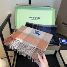 Burberry · 巴宝莉围巾❗️好看的要疯掉了,太有型太有魅力了❗️❗️非常斯文时尚的秋冬单品!真的很喜欢,非常Cl Burberry · 巴宝莉围巾❗️好看的要疯掉了,太有型太有魅力了❗️❗️非常斯文时尚的秋冬单品!真的很喜欢,非常Cl