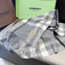 Burberry · 巴宝莉围巾❗️好看的要疯掉了,太有型太有魅力了❗️❗️非常斯文时尚的秋冬单品!真的很喜欢,非常Cl Burberry · 巴宝莉围巾❗️好看的要疯掉了,太有型太有魅力了❗️❗️非常斯文时尚的秋冬单品!真的很喜欢,非常Cl