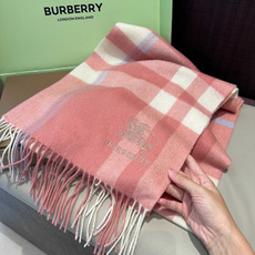 Burberry · 巴宝莉围巾❗️好看的要疯掉了,太有型太有魅力了❗️❗️非常斯文时尚的秋冬单品!真的很喜欢,非常Cl Burberry · 巴宝莉围巾❗️好看的要疯掉了,太有型太有魅力了❗️❗️非常斯文时尚的秋冬单品!真的很喜欢,非常Cl