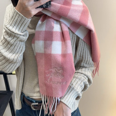 Burberry · 巴宝莉围巾❗️好看的要疯掉了,太有型太有魅力了❗️❗️非常斯文时尚的秋冬单品!真的很喜欢,非常Cl Burberry · 巴宝莉围巾❗️好看的要疯掉了,太有型太有魅力了❗️❗️非常斯文时尚的秋冬单品!真的很喜欢,非常Cl