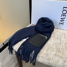 【▪Loewe · 罗意威难得一见的温柔配色,低调又不失优雅❗】重点推荐❗双面配色,一条围巾两种风格搭配,高级舒适时髦气 【▪Loewe · 罗意威难得一见的温柔配色,低调又不失优雅❗】重点推荐❗双面配色,一条围巾两种风格搭配,高级舒适时髦气